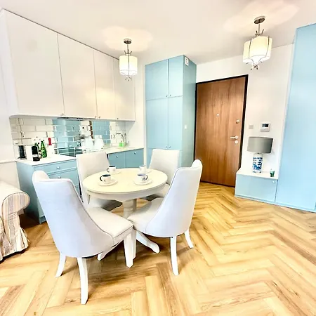 Apartment Hampton Apartament By Sienna Grobla Str. *